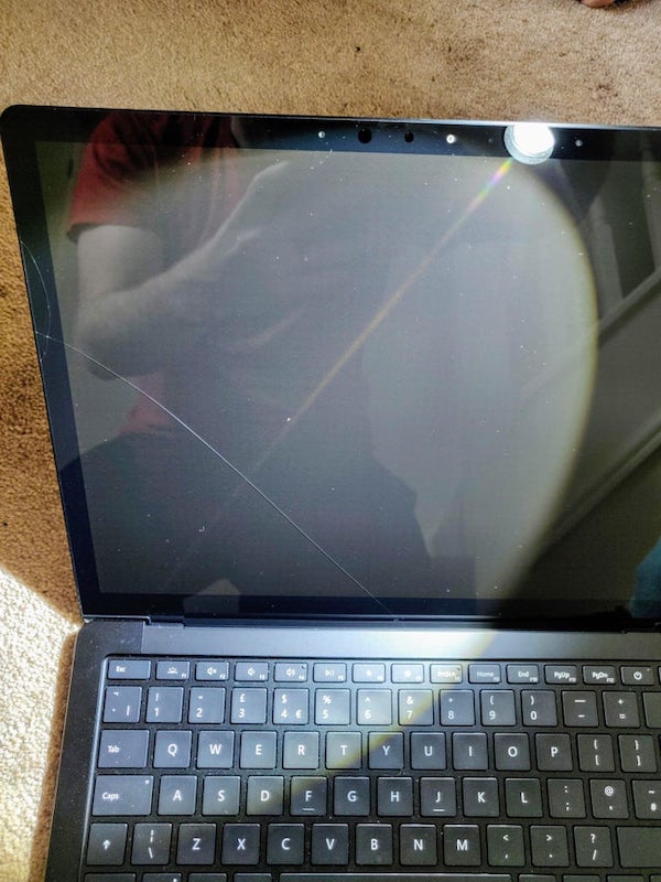 cracked-screen-surface-laptop-3