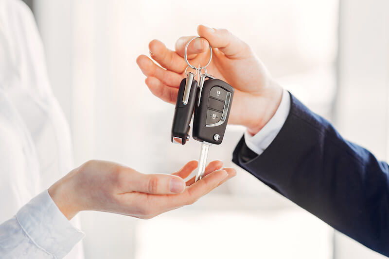 Benefits-of-Owning-a-Car-Dealer-App