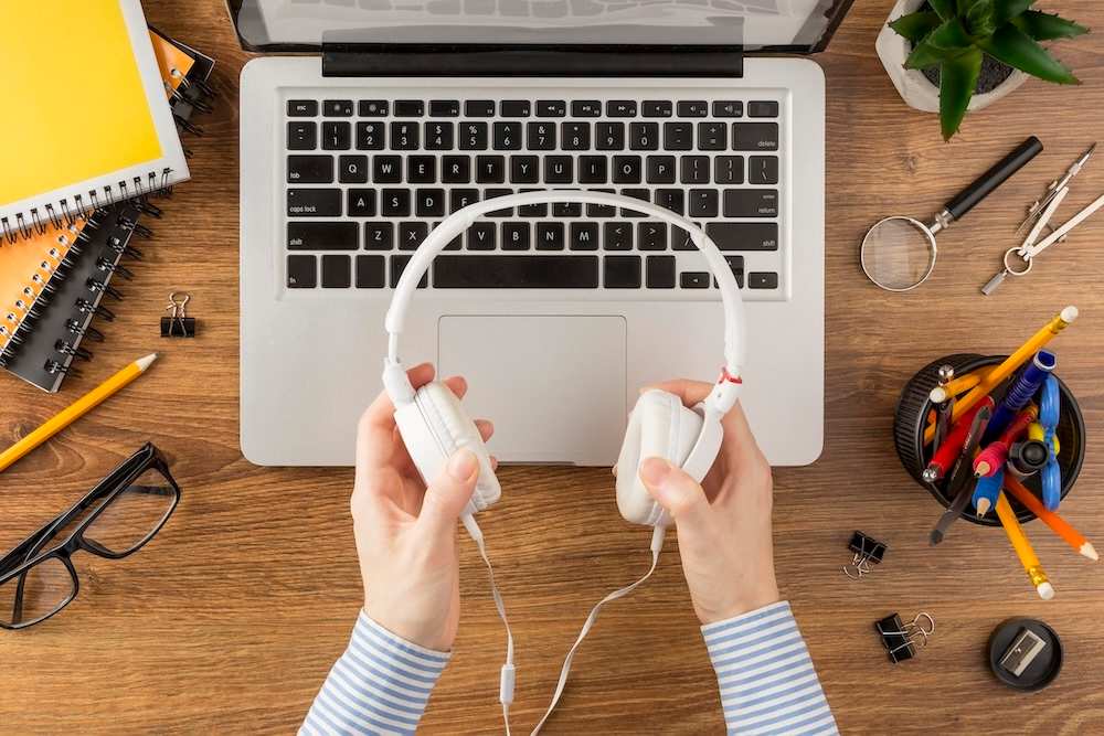 headphone jack not working windows 10 pro